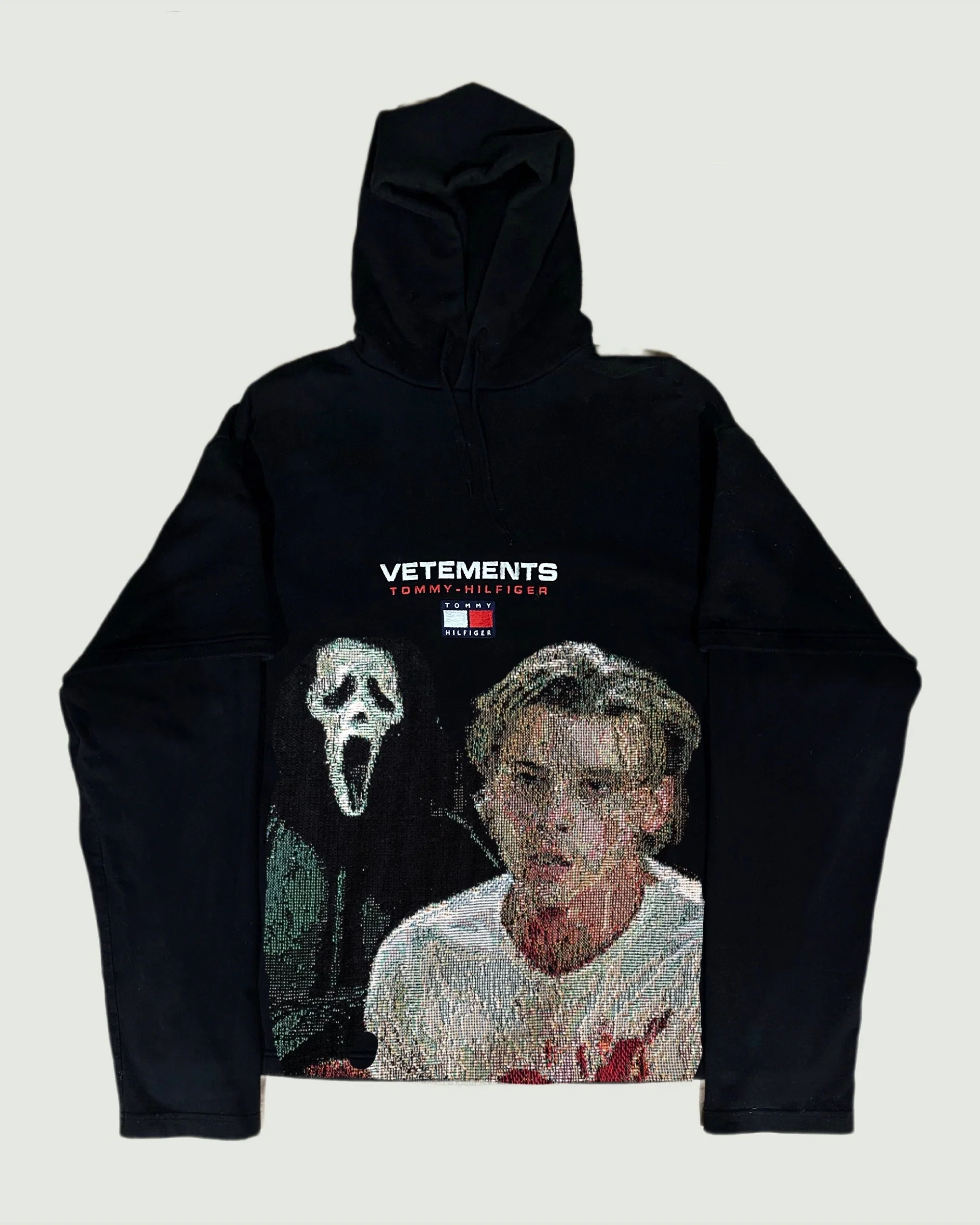 VA-AW23-661 SCREAM VETEMENTS X TOMMY HILFIGER TAPESTRY HOODIE
