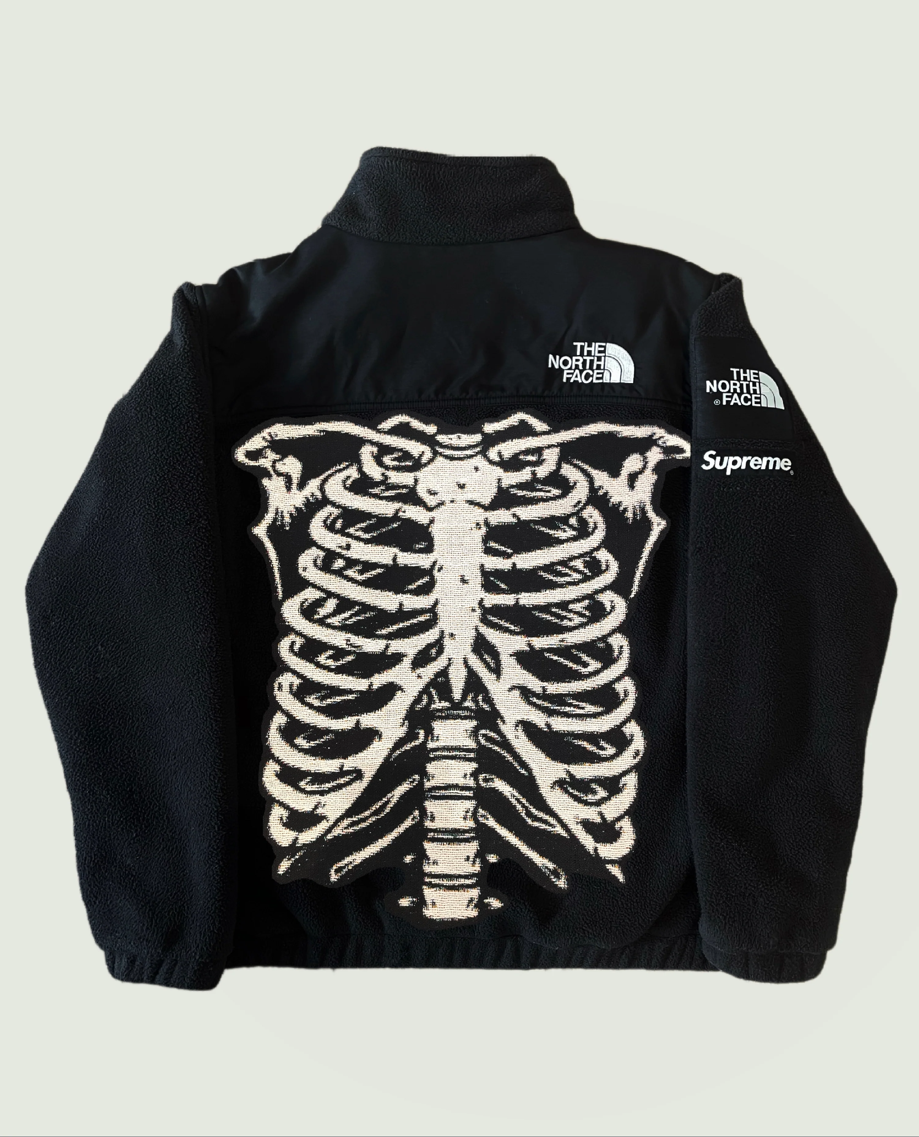 VA-SS22-366 RIB CAGE SUPREME X NORTH FACE JACKET