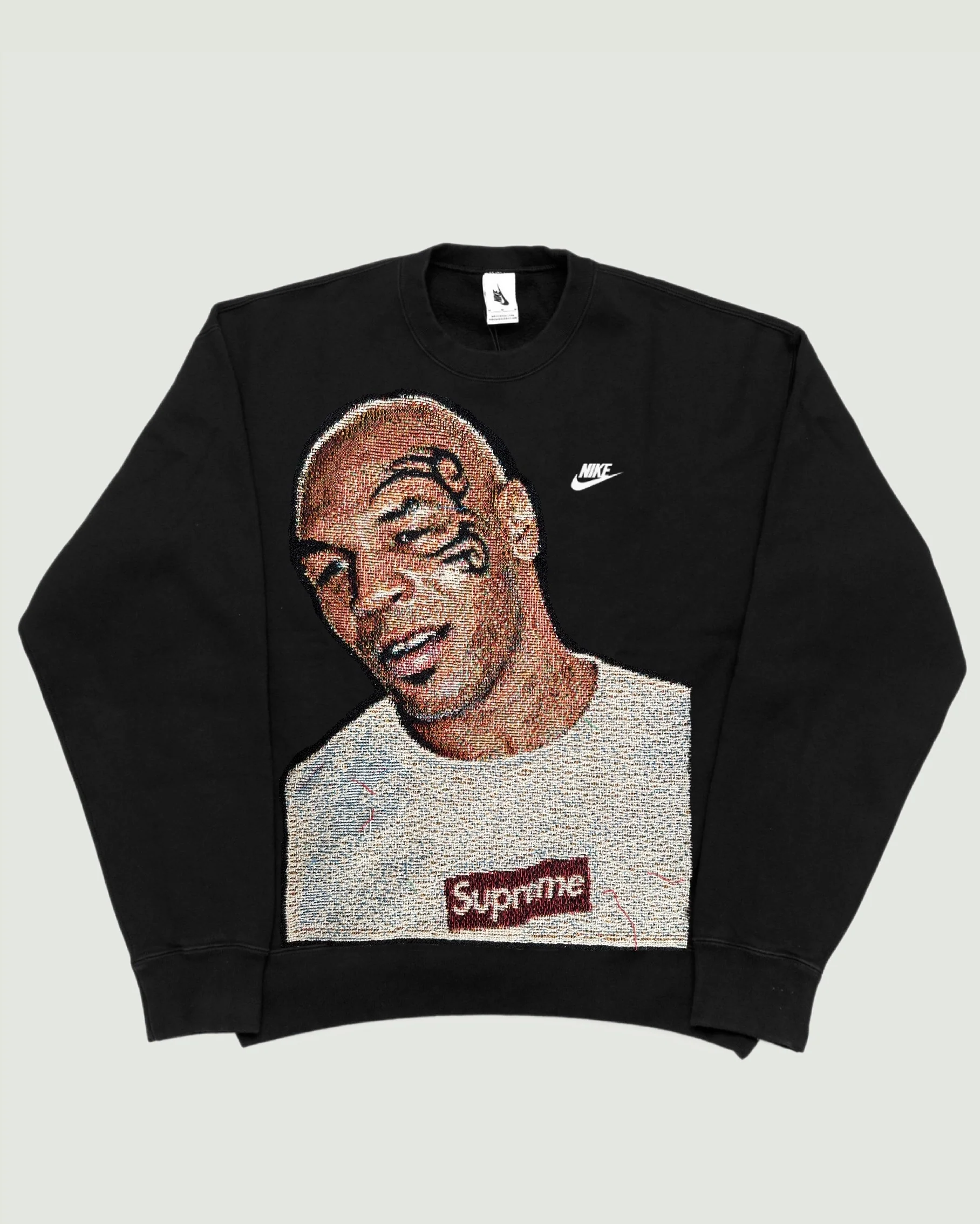 VA-SS23-625 MIKE TYSON TAPESTRY NIKE RETRO REWORK CREWNECK